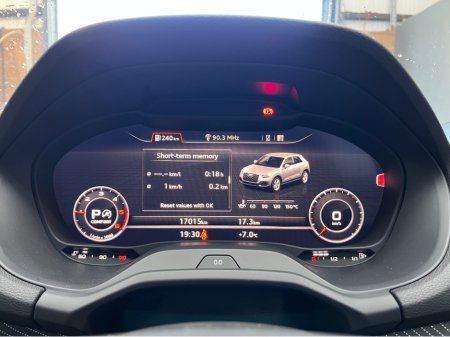 2024 Audi Q2 €35950 2024 AUDI Q2 35TDI S LINE 2.0 AUTOMATIC / CRUISE CONTROL / REVERSE CAMERA / HEATED SEATS / PANORAMIC SUNROOF / APPLE CARPLAY €35,950 thumbnail