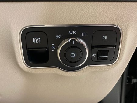 2020 Mercedes-Benz GLB GLB 180 d Progressive Auto | Reversing Camera, Heated Seats €32,950 thumbnail