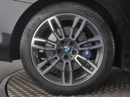 2025 BMW 5 Series - thumbnail 14