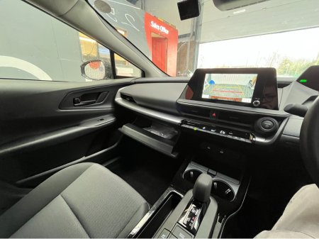 2025 Toyota Prius - thumbnail 14