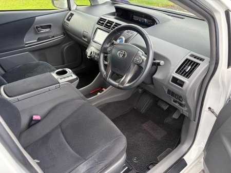 2014 Toyota Prius - thumbnail 5