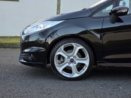 2014 Ford Fiesta - thumbnail 17