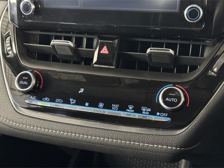 2021 Toyota Corolla HYBRID LUNA**TOUCHSCREEN BLUETOOTH MEDIA**REVERSE CAMERA**PARKING SENSORS**DUAL CLIMATE**CRUISE CONTROL**MULTIFUNCTIONAL STEERING WHEEL**AIR CONDITIONING**ISOFIX**FINACE AVAILABLE** €21,995 thumbnail