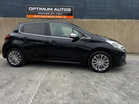 2016 Peugeot 208 Peugeot 208 1.2 petrol auto loaded with extras