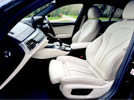 2021 BMW 5 Series - thumbnail 18