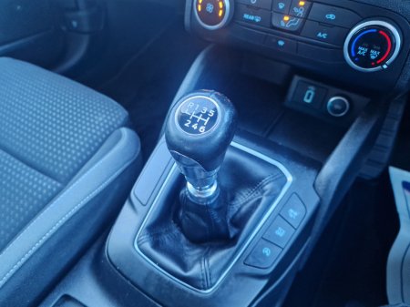 2019 Ford Focus Zetec 5DR 1.5tdci 125PS 6SPD 4 €13,950 thumbnail