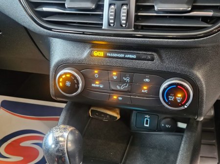 2019 Ford Focus - thumbnail 12