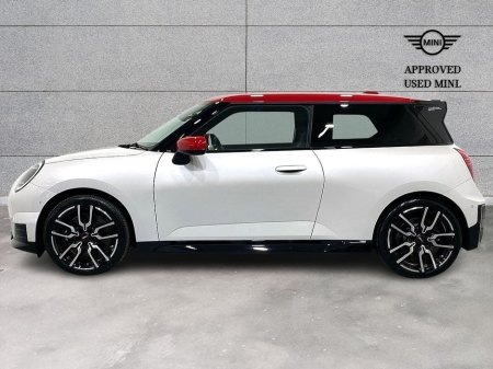 2025 MINI Hatch Cooper E €31,950