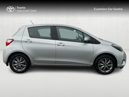 2019 Toyota Yaris - thumbnail 3
