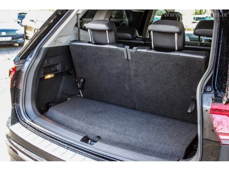 2021 Volkswagen Tiguan 2.0 TDI 150HP R-Line €34,995 thumbnail