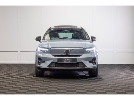 2023 Volvo XC40 - thumbnail 2