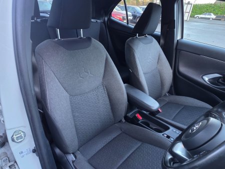 2023 Toyota Yaris Cross 1.5 Hybrid CVT Luna Sport €19,950