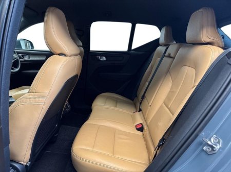 2020 Volvo XC40 - thumbnail 10