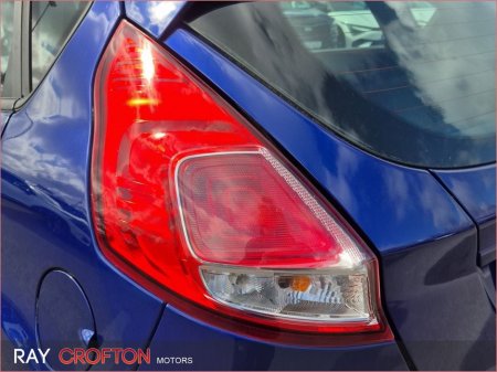 2015 Ford Fiesta - thumbnail 15