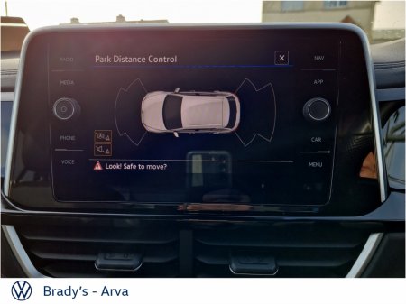 2023 Volkswagen T-Roc R-LINE 1.5 TSI 150BHP D7F 5DR €28,950 thumbnail