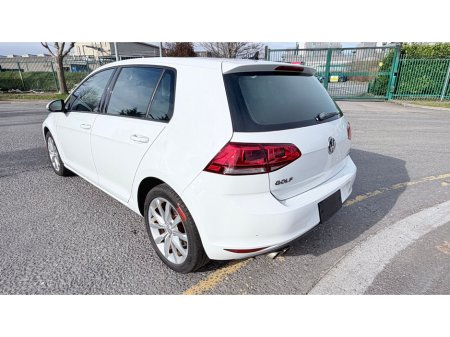 2015 Volkswagen Golf - view 3