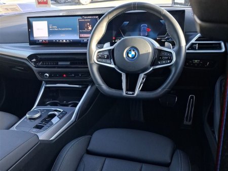 2025 BMW 3 Series - thumbnail 6