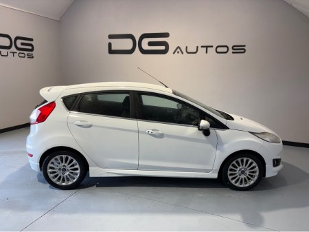 2016 Ford Fiesta Auto - Low KMs - Body Kit - 2 Yrs NCT €11,700