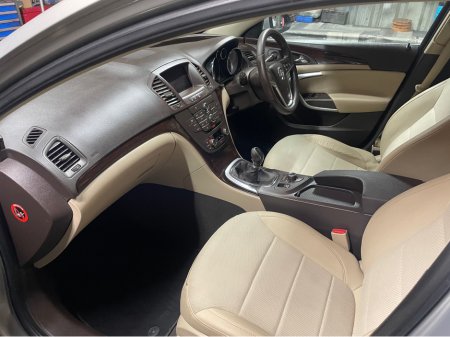 2010 Vauxhall Insignia - thumbnail 11