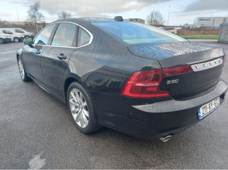 2021 Volvo S90 D4 MOMENTUM AT 4DR AUTO €34,950 thumbnail