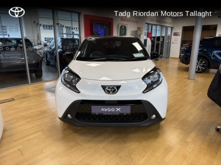 2025 Toyota Aygo X DESIGN (WHITE) * SHOWROOM PRE REG MODEL* NO MILEAGE * €22,950