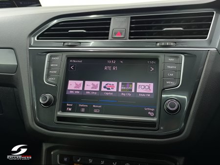 2017 Volkswagen Tiguan (171) R-LINE 2.0 TDI **4MOTION 240BHP**DSG AUTO €24,995 thumbnail