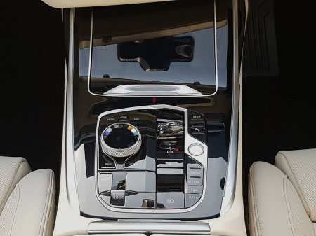 2026 BMW X7 - thumbnail 10