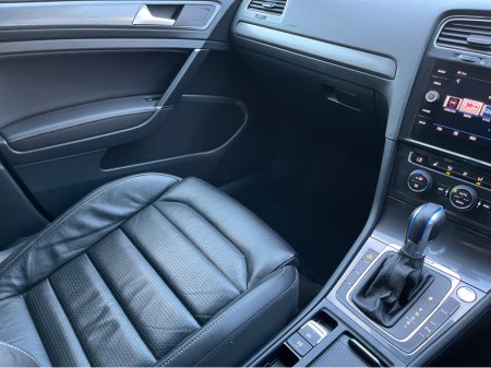 2020 Volkswagen E-Golf 136BHP 5DR AUTO E-GOLF , €16,450 thumbnail