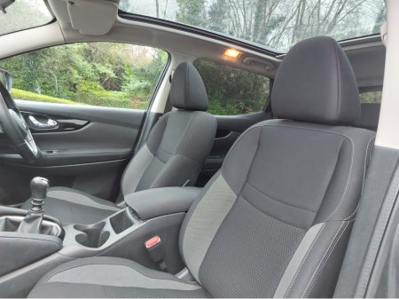 2019 Nissan Qashqai 1.2 SV 18 5DR PANORAMIC ROOF IDEAL FAMILY SUV €16,995 thumbnail