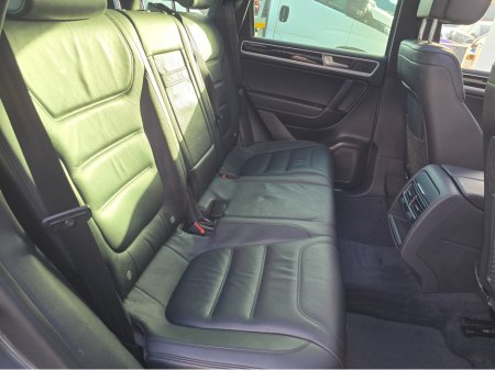 2017 Volkswagen Touareg V6 R-LINE-FULLY SERVICED WITH NEW TYRES €26,450 thumbnail