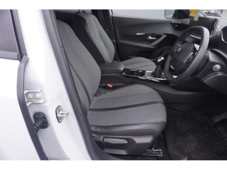 2024 Peugeot 2008 - thumbnail 10