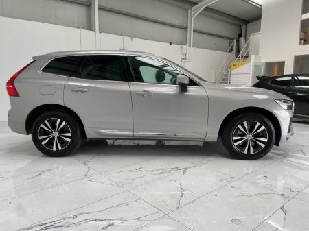 2023 Volvo XC60 - thumbnail 2