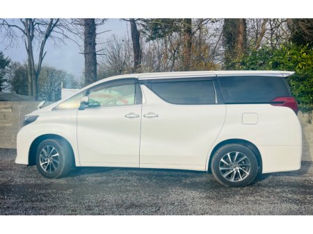 2016 Toyota Alphard  €39,999