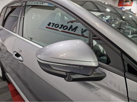 2024 Audi Q4 e-tron 45 S LINE (TECH PACK / 82KWH BATTERY) 282BHP AUTOMATIC **ONE OWNER / APPLE CARPLAY / ADAPTIVE CRUISE CONTROL / FULL LEATHER / SONOS PREMIUM SOUND / SAT NAV / REVERSE CAMERA / WIRELESS PHONE CHARGING** €43,900 thumbnail