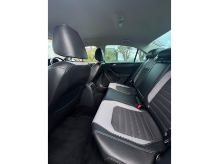 2017 Volkswagen Jetta - thumbnail 17