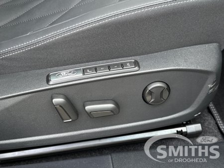 2026 Ford Capri PREMIUM 77KWH 286PS €49,950 thumbnail