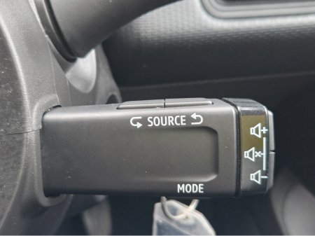 2023 Renault Clio - thumbnail 18