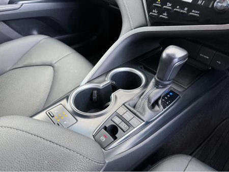 2020 Toyota Camry - thumbnail 8