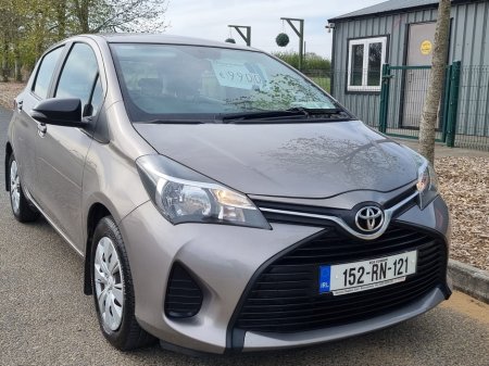 2015 Toyota Yaris - photo 2