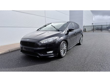 2017 Ford Focus - thumbnail 11