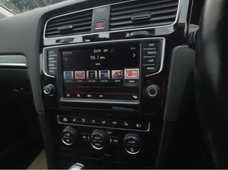 2016 Volkswagen Golf LEATHER TAN LEATHER SEATS 1.4 TSI HEATED ELECTRIC SEATS - NAVIGATION * REVERSING CAMERA * SIMI DEALER - €15,950 thumbnail