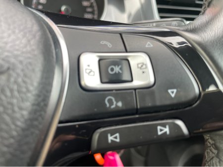 2017 Volkswagen Golf 1.6 TRENDLINE TDI 115HP 3DR €7,750 thumbnail