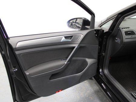 2017 Volkswagen Golf 1.2 TSI COMFORTLINE €16,450 thumbnail