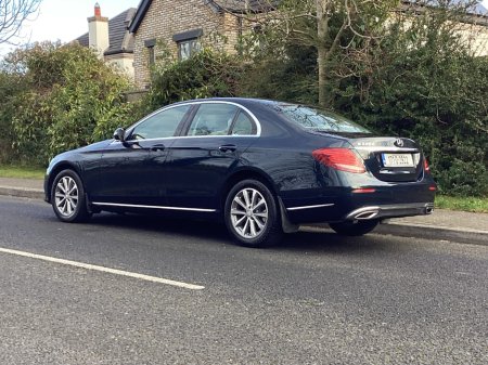 2017 Mercedes-Benz E Class E 220 d 220D Exclusive 4DR Auto €23,750 thumbnail