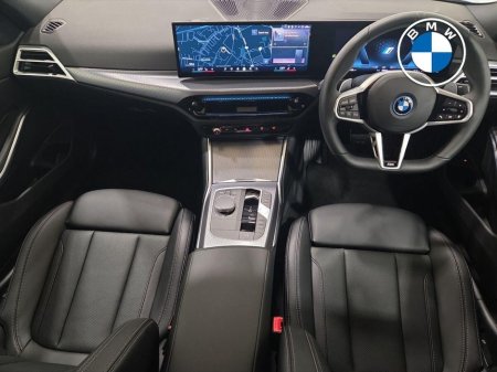 2025 BMW 3 Series - view 4