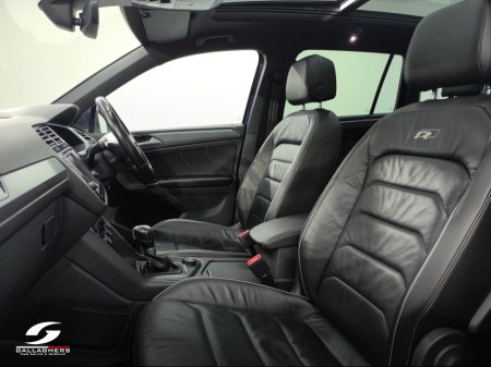 2017 Volkswagen Tiguan (171) R-LINE 2.0 TDI **4MOTION 240BHP**DSG AUTO €24,995 thumbnail