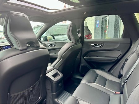 2025 Volvo XC60 T6 AWD PANORAMIC SUNROOF thumbnail