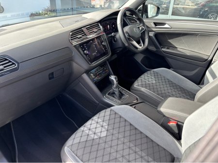 2022 Volkswagen Tiguan - thumbnail 10