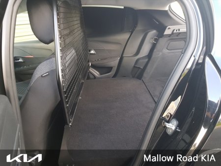 2022 Peugeot 208 - thumbnail 9