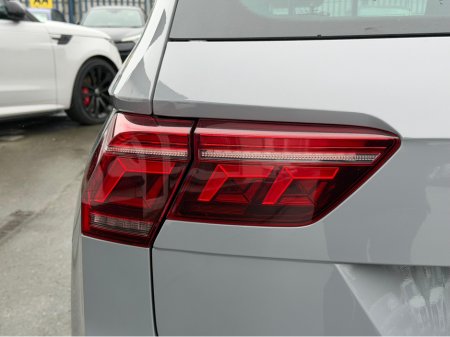 2021 Volkswagen Tiguan - thumbnail 14